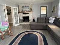 Nana's House located in the MO Ozarks close to many rivers for floating. - Homestays