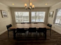 Lakefront Villa 1 / Dock Access - 4-Star