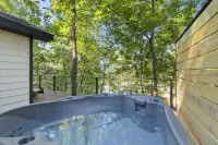The Twisted Sassafras Treehouse - Boutique