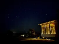 WATERFRONT exclusive 4-bedroom house, pool/hot tub on 15 acres, fenced & gated! - 民宿