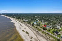 Beach Retreat on Mississippi Coast - 4-نجوم