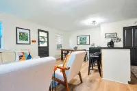 "Clementine at The 403" Historic District Apartment Walkable to Downtown - 3-stjärniga