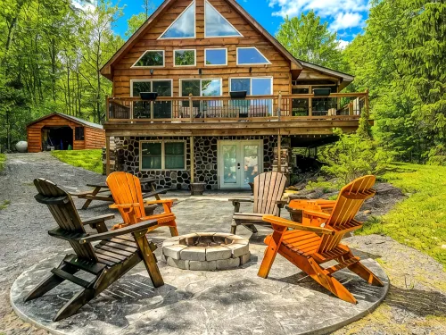Cozy Chalet retreat on Lake Pennock
