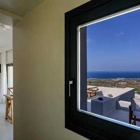 Ryolithos Suites
