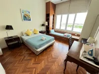 WHITE HOUSE STRAITS QUAY MARINA LUXURY STAY GURNEY - Pools
