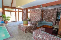 Mountainside Estate. Private Indoor Pool, Near Ragged Mtn Sunapee, Sleeps 28 - 4-Star