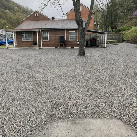 The Heartland Lodge w/50amp RV site/ full hookup