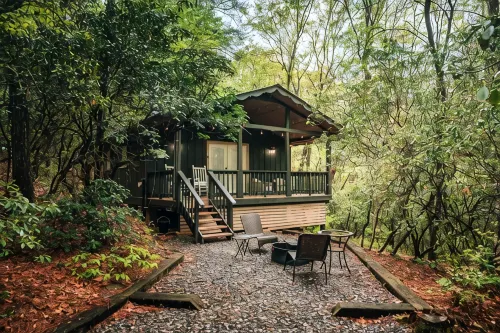 Modern Boho Cabin - Romantic Couples Getaway - Luxury Tub - 5mi from Helen - Chalets