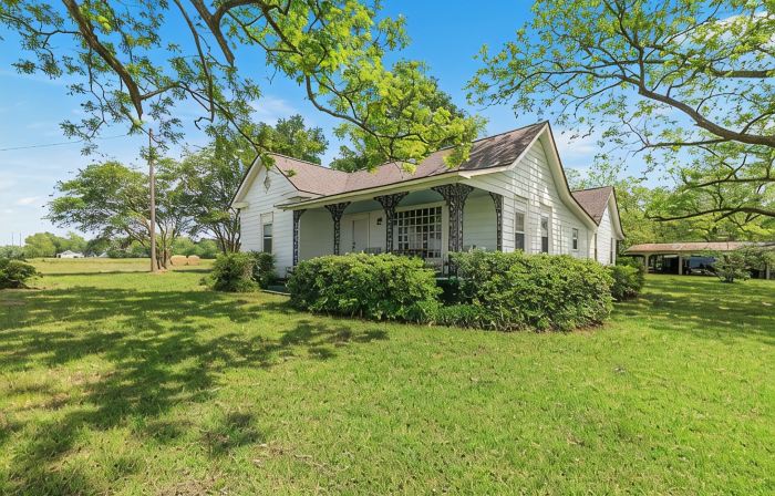 Farmhouse at Magnolia Valley