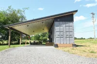 Shipping Container-6 Min to the Lake-Angler & Stargazer Getaway + Boat Parking - シャレー