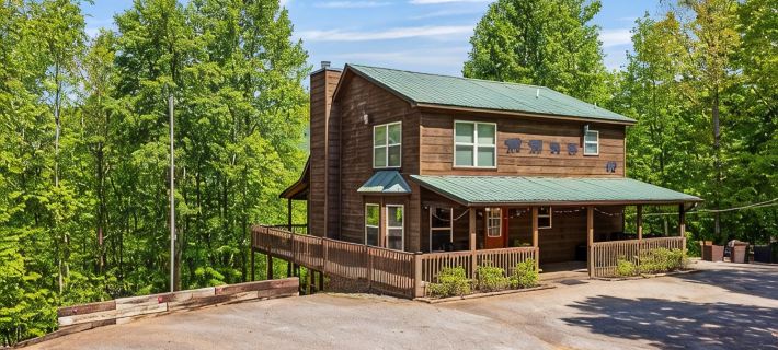 Moose Shack - Mountain Views · Spa King Suite · Game Room · 3 Patios Hotels in Union County