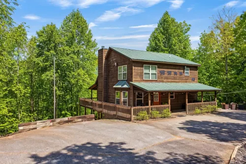 Moose Shack - Mountain Views · Spa King Suite · Game Room · 3 Patios