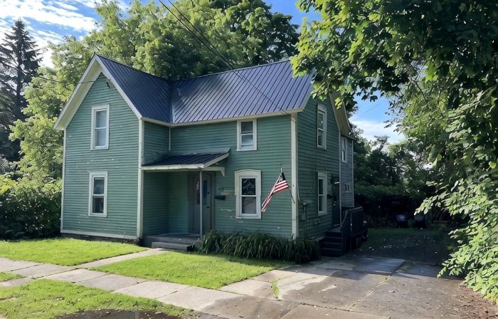 Newly remodeled luxury first floor apartment. Minutes away from SUNY Potsdam!