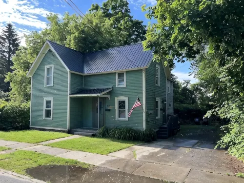 Newly remodeled luxury first floor apartment. Minutes away from SUNY Potsdam!