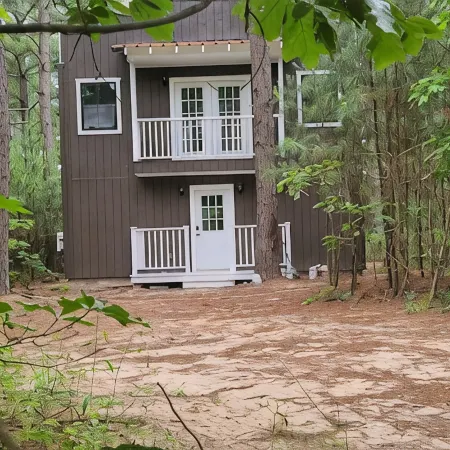 Rustic Western Bath House in East Texas Piney Woods, Honeymoon, Weddings, Venues