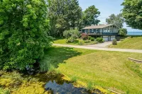 Lakefront Midcentury Cottage
