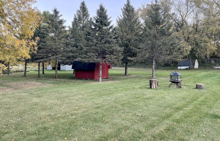 Countryside Home, Dog Friendly, Large Yard, Near Several Lakes