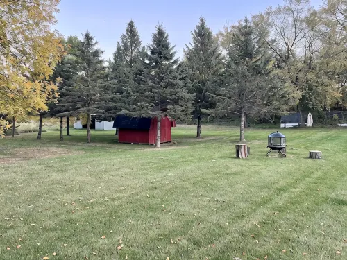 Countryside Home, Dog Friendly, Large Yard, Near Several Lakes