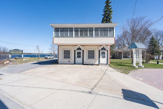 Riverview Townhouse IV in Downtown Alexandria Bay