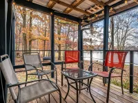 Secluded Lakefront Retreat: Fishing/Kayak/Paddleboard/Pets are Welcome Hotels in Bledsoe County