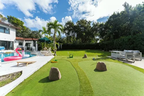 Ultimate Fifa Villa W/ Soccer Field, Pool, Sauna, Games & Concierge Services!