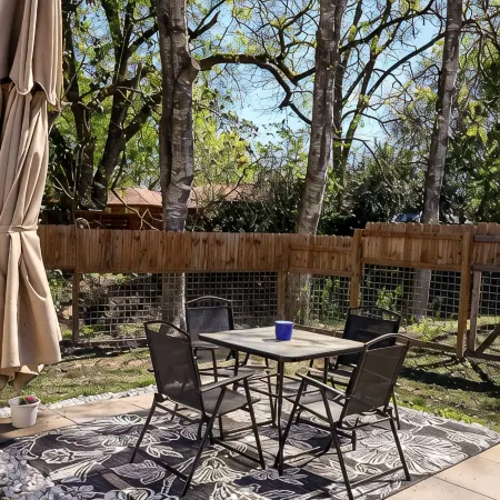 Walk to Main St, Game Room w/Arcade Cozy Cottage Sleeps 6