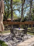 Walk to Main St, Game Room w/Arcade Cozy Cottage Sleeps 6 - Boutique