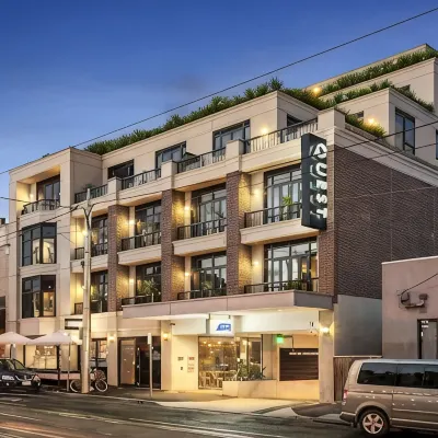 MainStay Suites Hawthorn Hotels near Kew