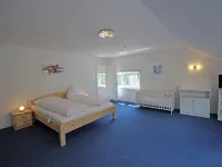 EifelNatur 8, large family apartment with terrace and barbecue, pets welcome Hotels in Immerath