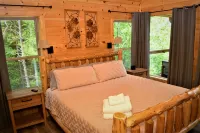 Cozy mountain retreat on Wears Valley, Modern Rustic Cabin! - ブティック
