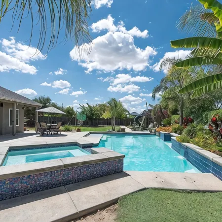 A Relaxing Retreat with Pool and Heated Jacuzzi near Sequoia Parks