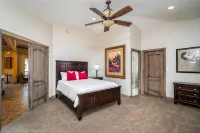 Paradise Valley Estate With Pool, Game Room And Near Entertainment! - 4-Star