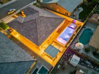 Indio Spacious Entertaining Hideaway Pool Hot Tub - 4-نجوم