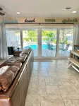 Charming Beach House with Private Pool Paradise~WALK TO THE BEACH! - 4-نجوم