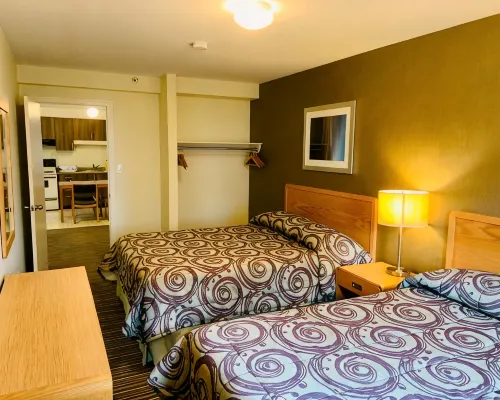 Toronto Lakeshore Hotel Hotels near Mineola