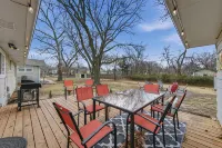Near Wsu:  Bumper Pool and Fire Pit! - Bungalows
