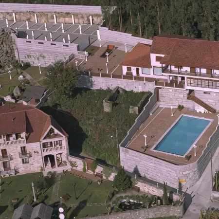 Casa Antiga Do Monte