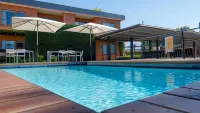 Parkview Motor Inn and Apartments - Pools