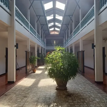 Grand Mansion Hotel