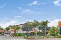 Super 8 by Wyndham Gilroy