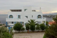 Villa Stella,  swimming pool, by the beach,  close to Athens