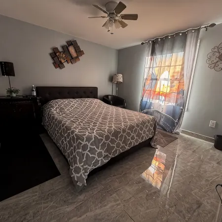 Charming 2-bedroom house in delightful Toms River with fitness room, WiFi