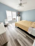 Carolina Rose - Steps from the Beach in Oceanside Village - Wifi