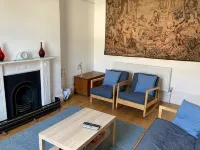 Bermuda House with parking, good sea view and minutes from beach and shops