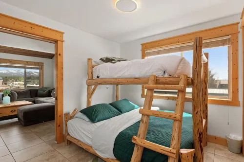 Ponderosa Paradise | Pet Friendly | Mountain Views