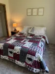 4-bed Cabin- ATV/UTV trail access from the driveway with a bar/covered patio