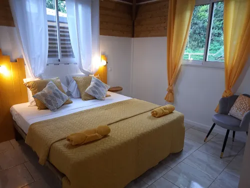 Cottages in the heights of DESHAIES between Sea and Mountains - 2星級