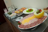 Plaza Suite Hotel - breakfast