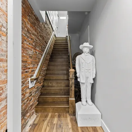 Downtown Delaware • Full Kitchen • Luxury  Loft