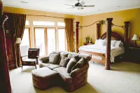 Waterfront Paradise Lodge: Private Dock, Pickleball, Volleyball, Fire Pit Nights - Jacuzzi